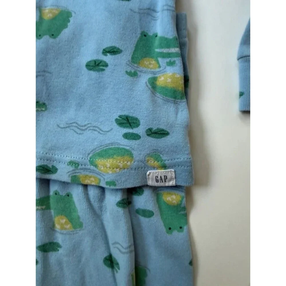GAP adorable piece